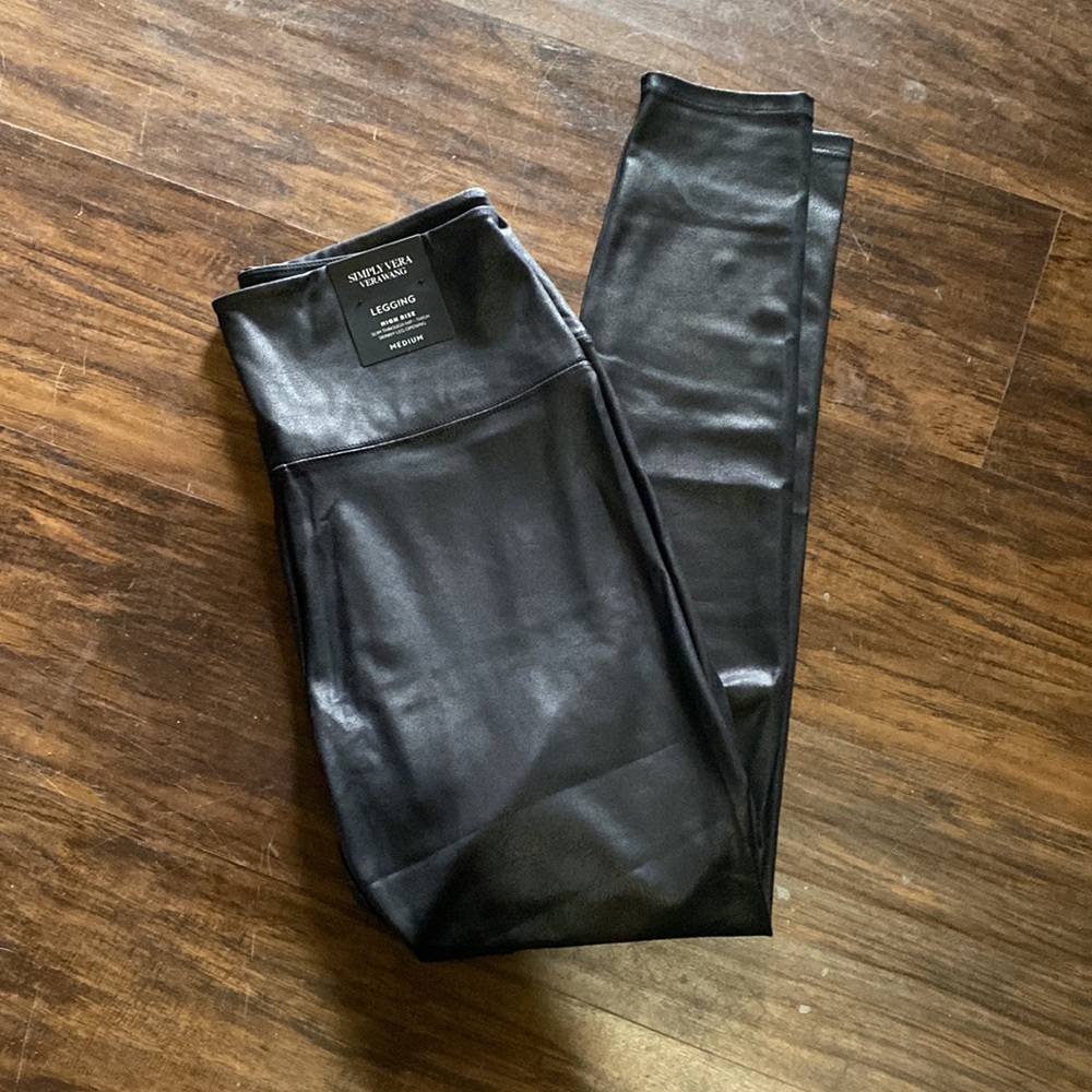 NWT Simply Vera Vera Wang Leggings